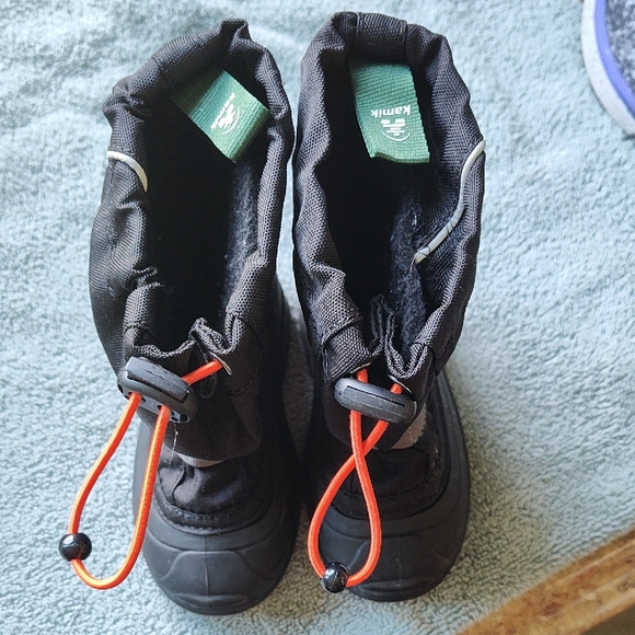 Kamik Kids Black Snow Boots with Orange Laces - Picture 1 of 8